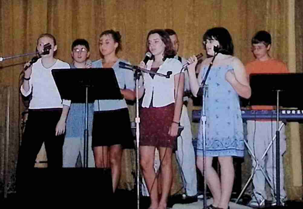 Youth singers about 2002